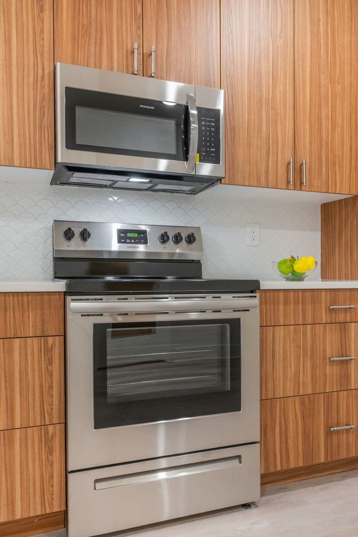 Philadelphia Apartment: 833 Wharton Street
