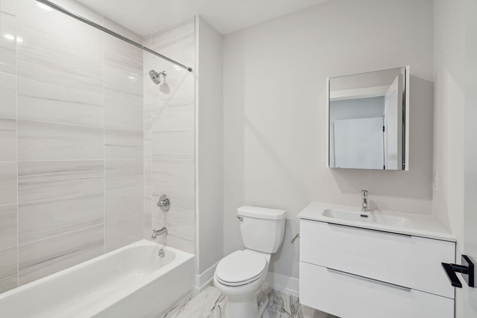 Philadelphia Apartment: 342 W Girard Ave