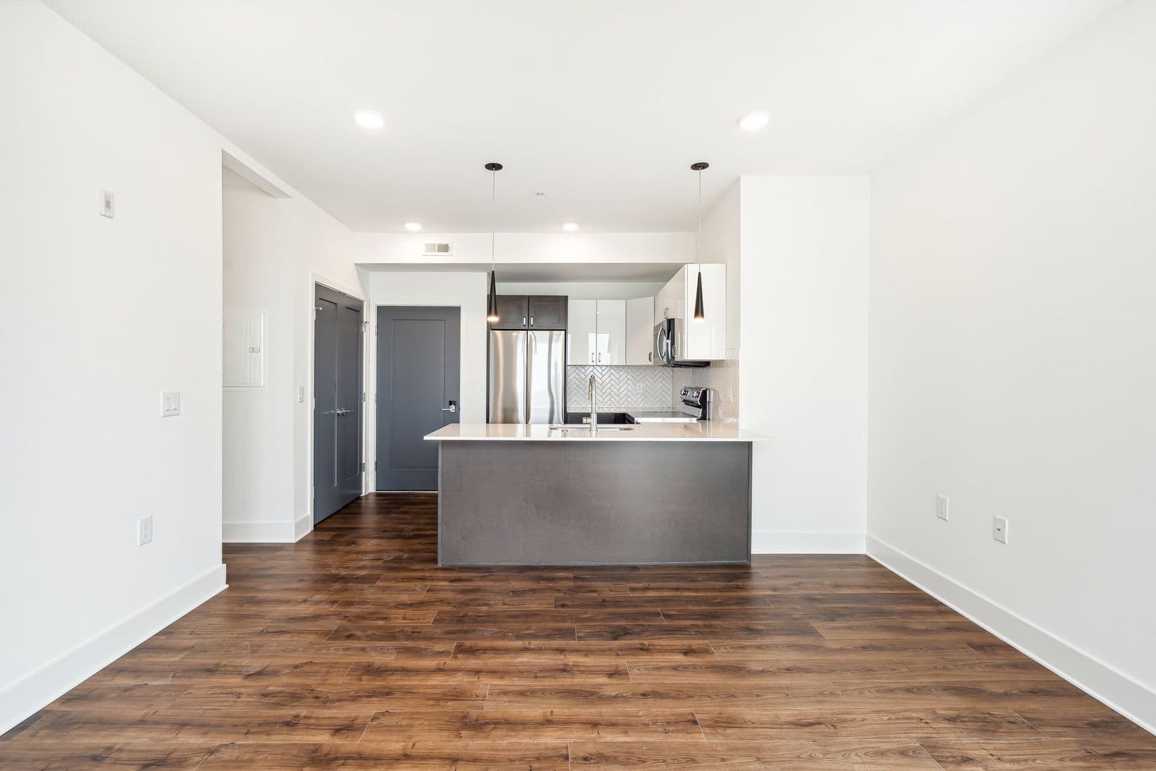 Philadelphia Apartment: 1701 Federal Street