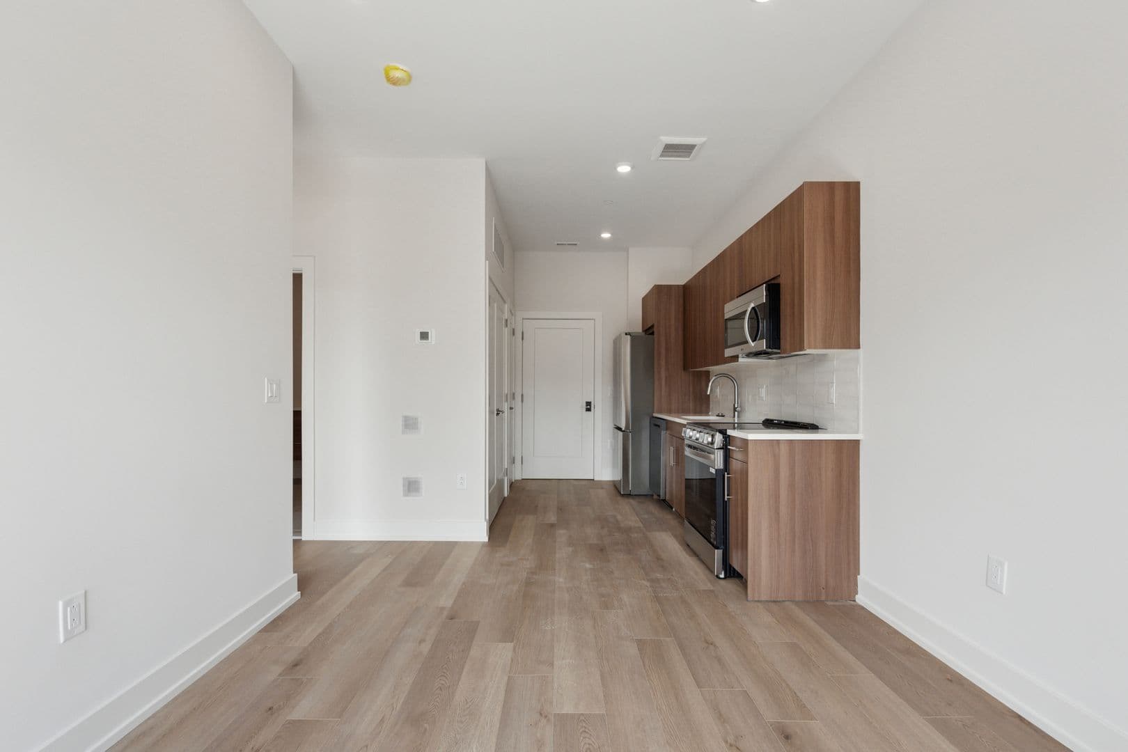 Philadelphia Apartment: 130 W Girard Avenue