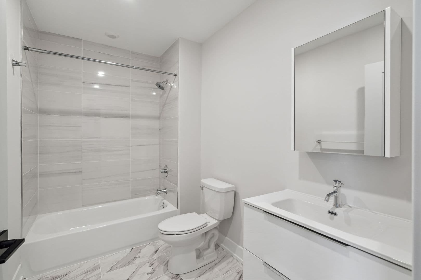 Philadelphia Apartment: 342 W Girard Ave