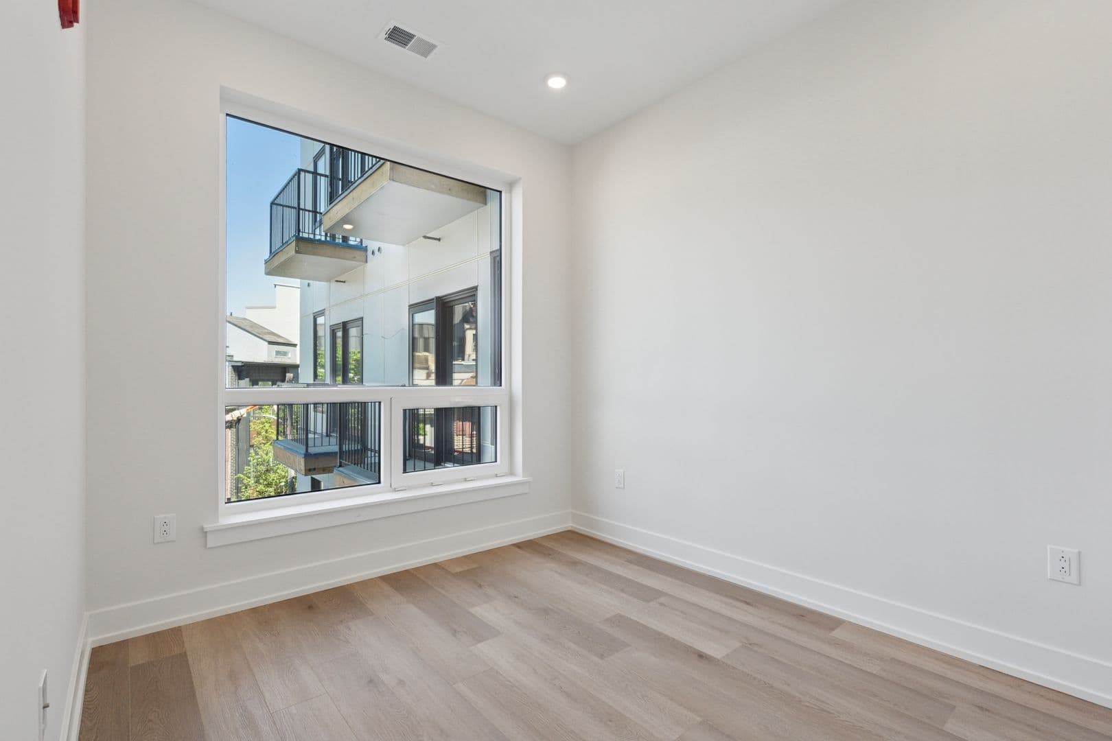Philadelphia Apartment: 130 W Girard Avenue