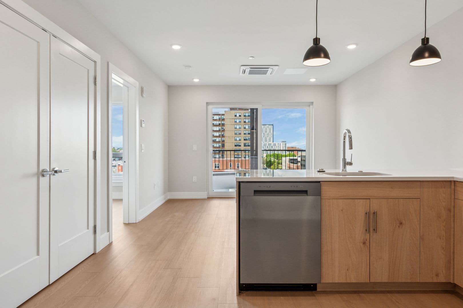 Philadelphia Apartment: 922 N Broad Street