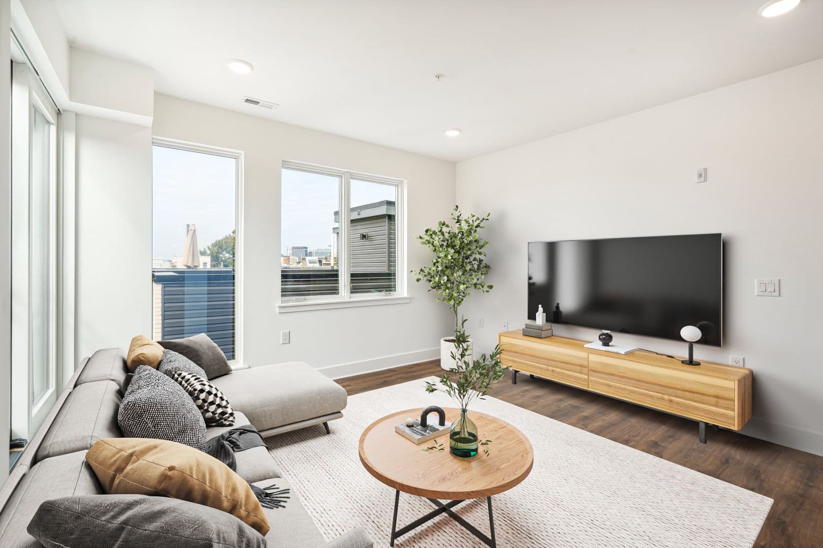 Philadelphia Apartment: 1701 Federal Street