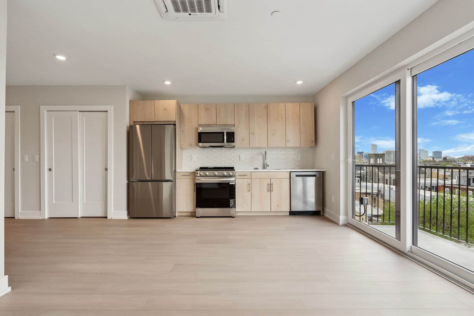 Philadelphia Apartment: 922 N Broad Street