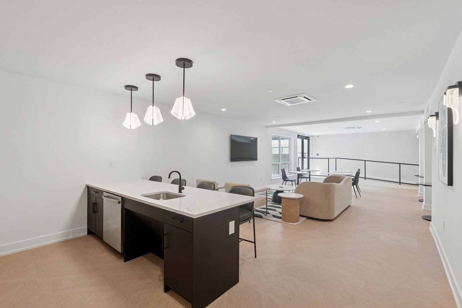Philadelphia Apartment: 922 N Broad Street