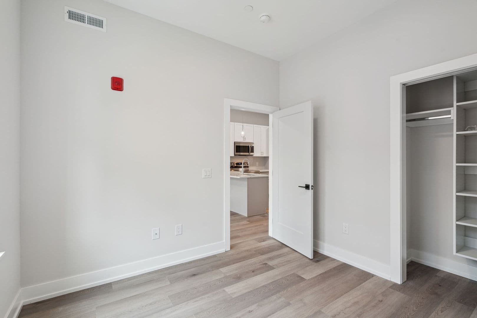 Philadelphia Apartment: 342 W Girard Ave