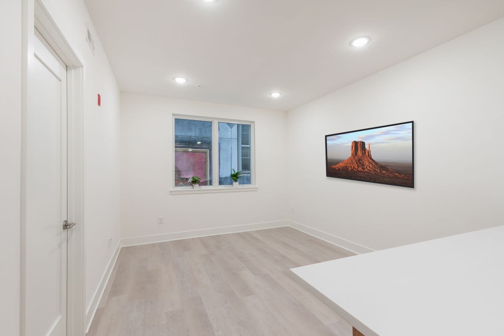 Philadelphia Apartment: 833 Wharton Street