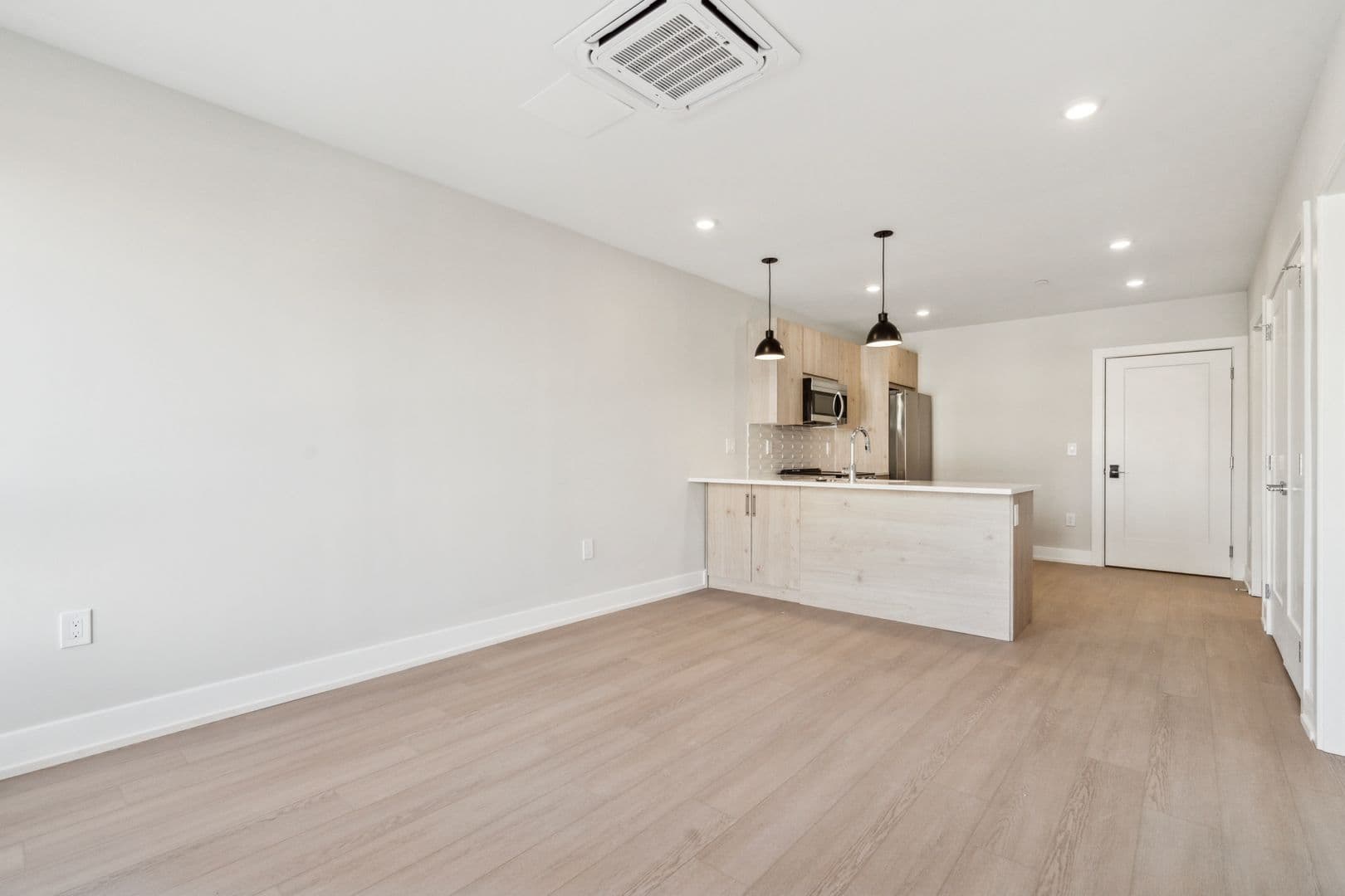 Philadelphia Apartment: 922 N Broad Street