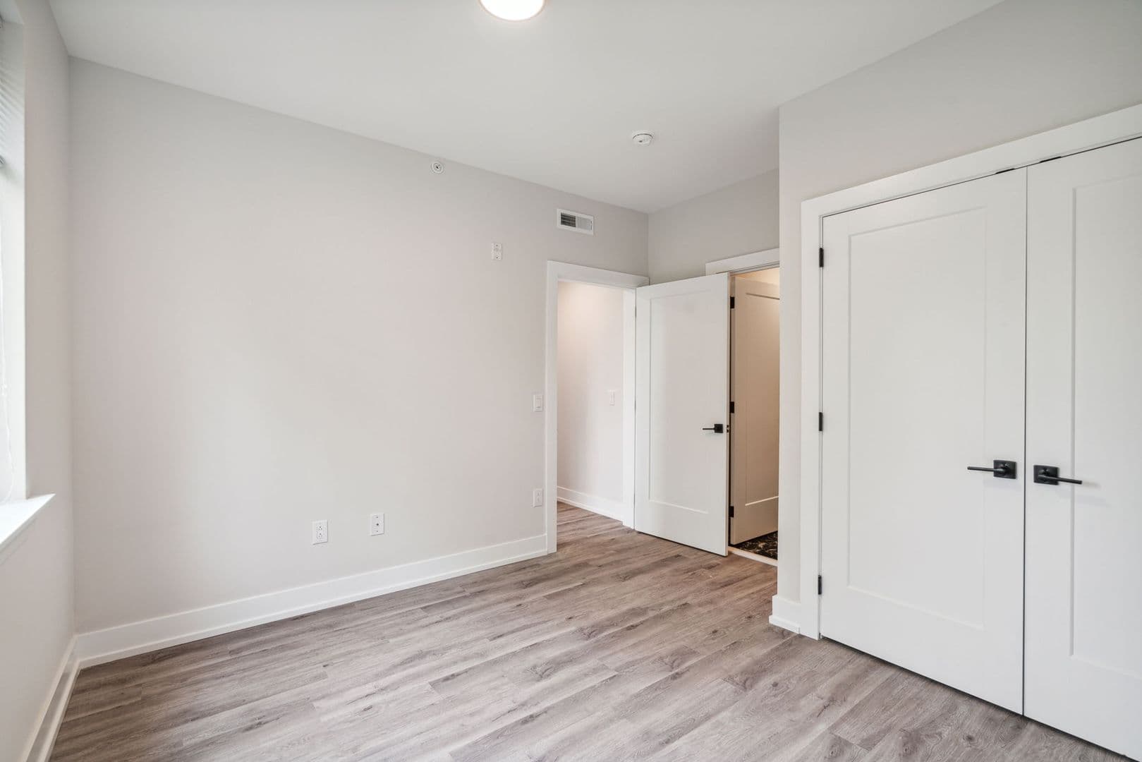 Philadelphia Apartment: 6144 Germantown Avenue