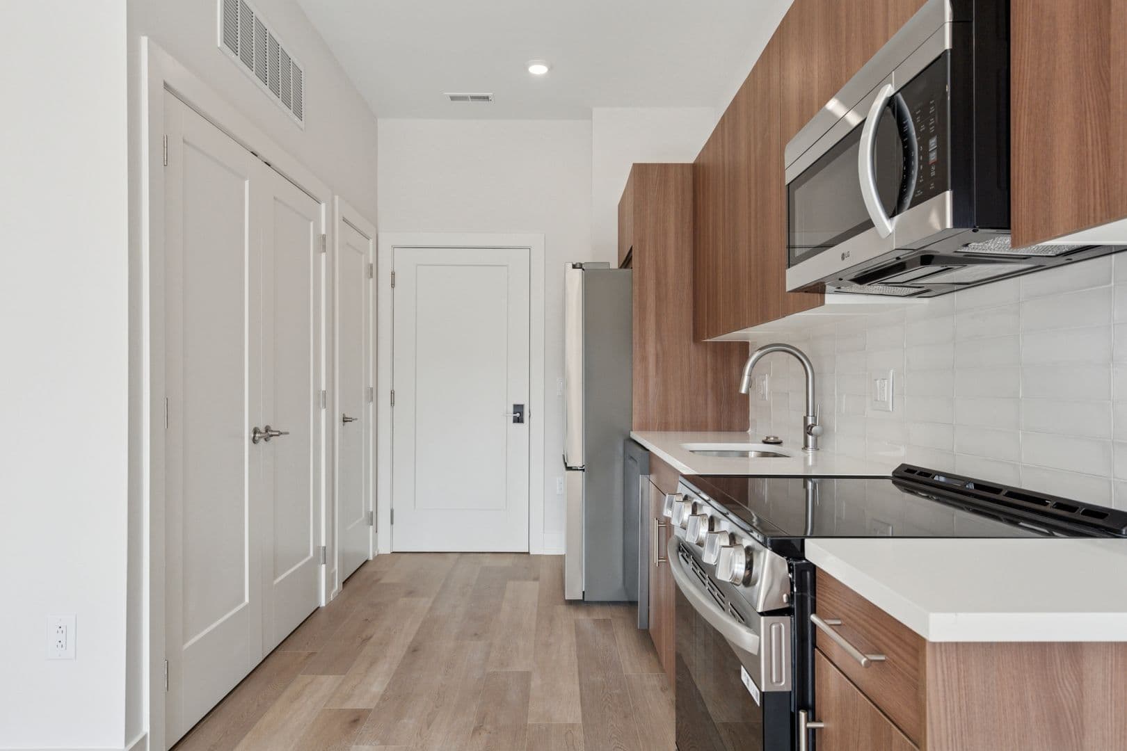 Philadelphia Apartment: 130 W Girard Avenue