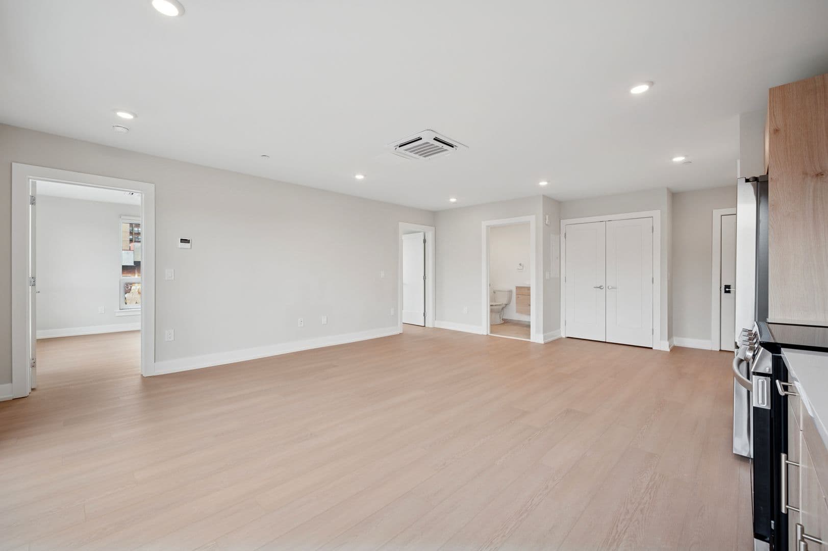 Philadelphia Apartment: 922 N Broad Street