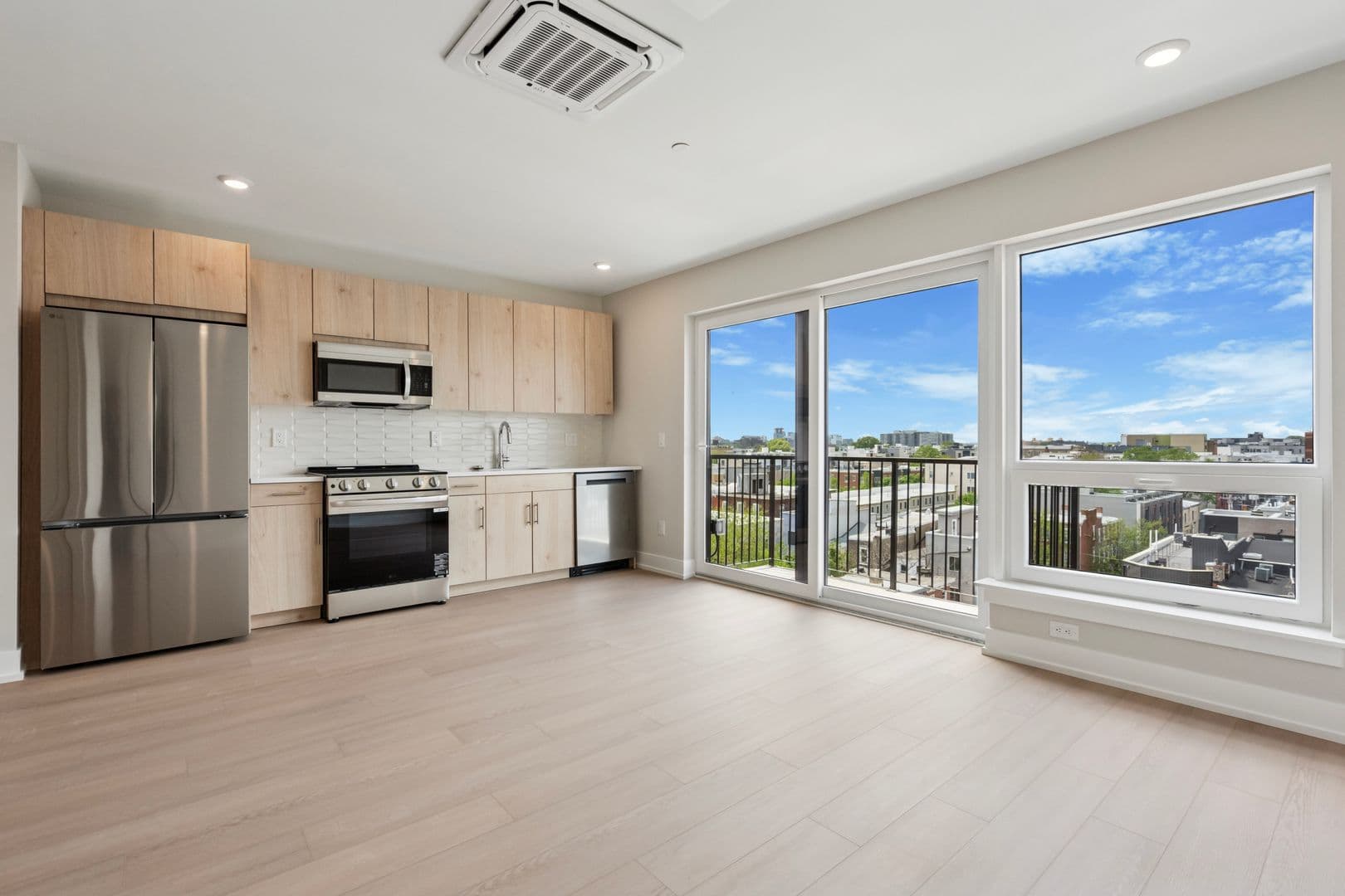 Philadelphia Apartment: 922 N Broad Street