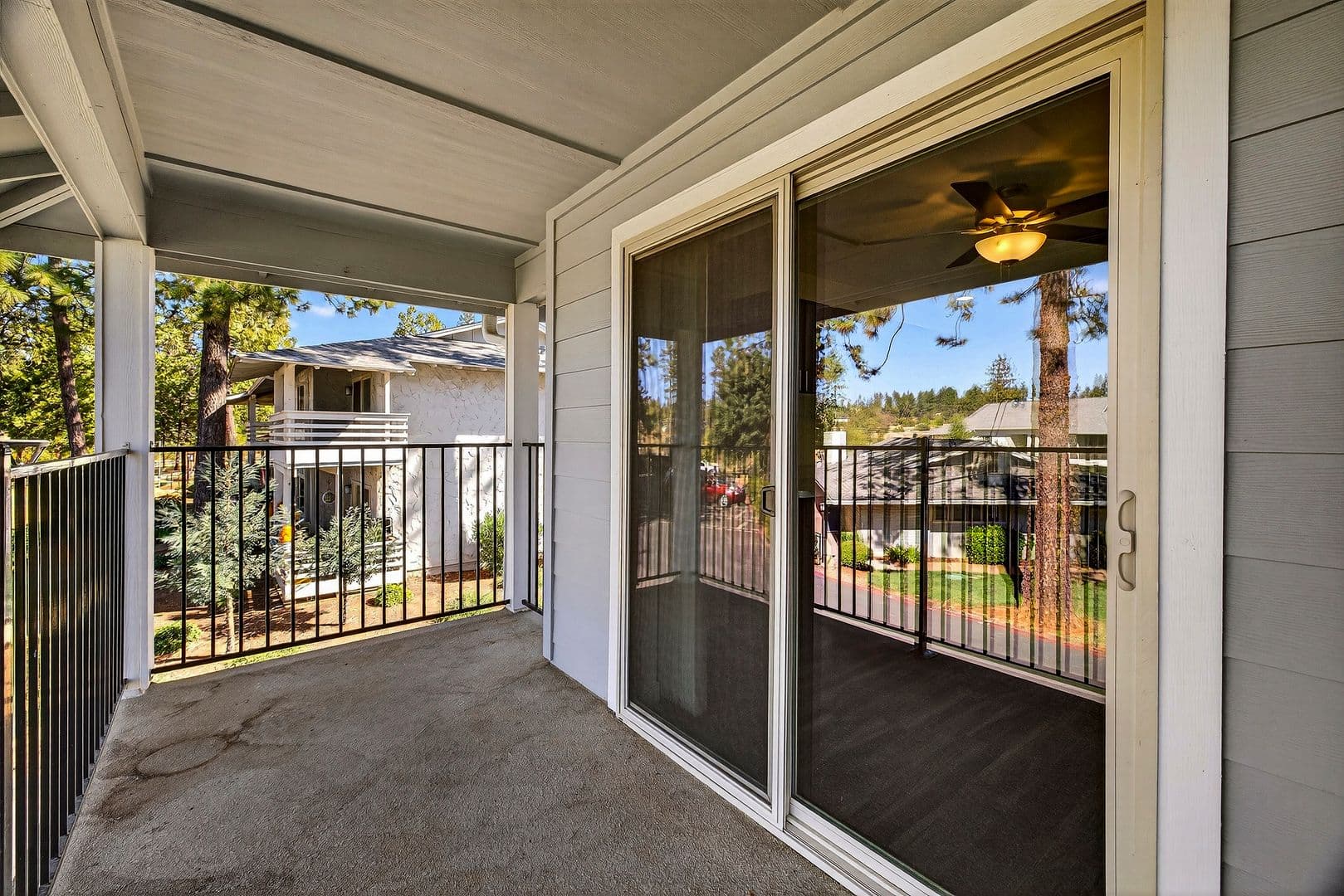 Paradise Apartment: 1220-1230 Elliott Road
