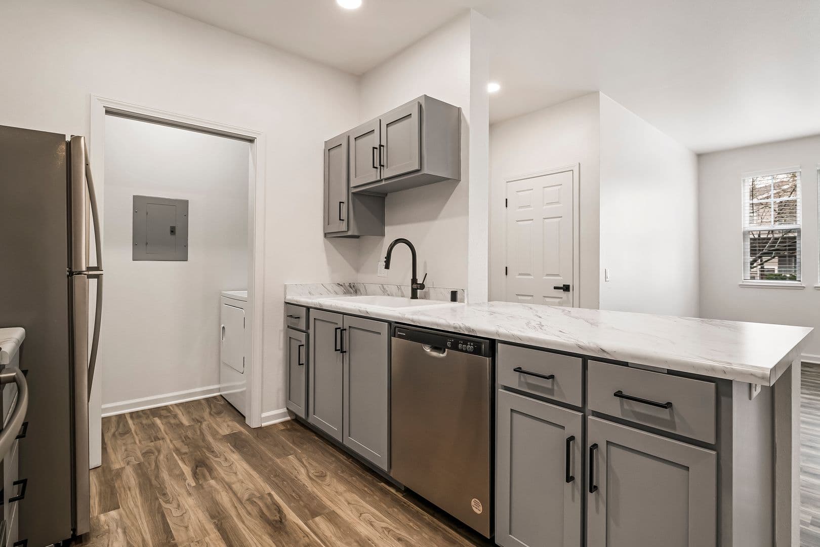 Chico Apartment: 100 Sterling Oaks Drive