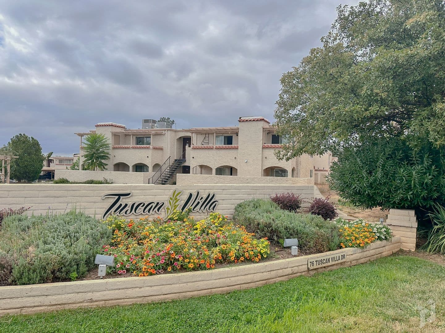 Oroville Apartment: 76-85 Tuscan Villa Dr.