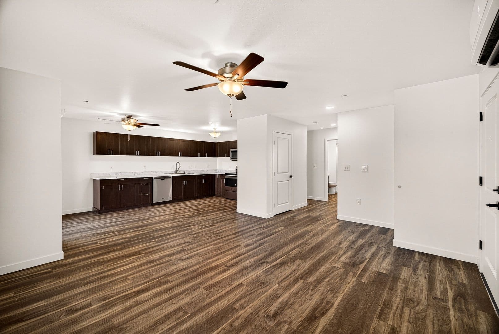 Paradise Apartment: 1220-1230 Elliott Road