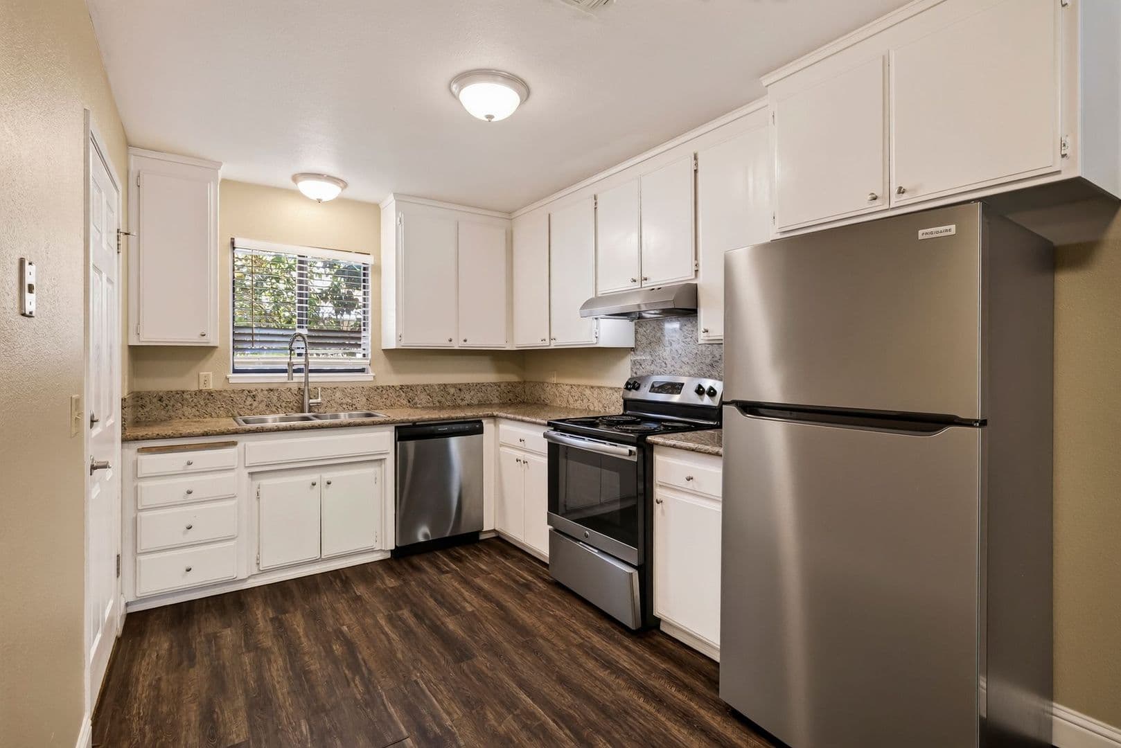 Davis Apartment: 5251 Glide Drive
