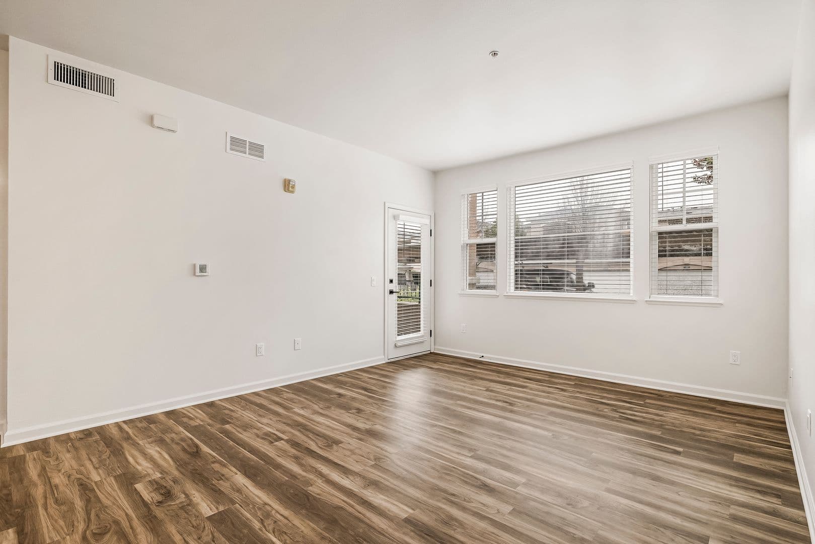 Chico Apartment: 100 Sterling Oaks Drive