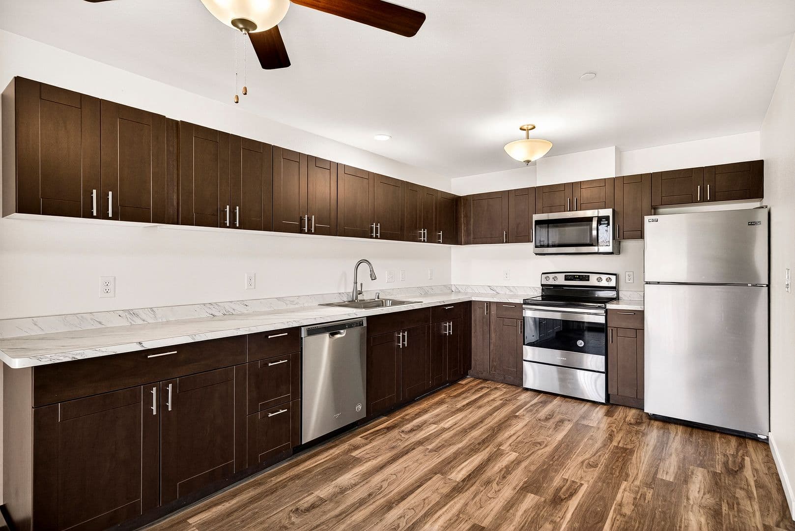 Paradise Apartment: 1220-1230 Elliott Road