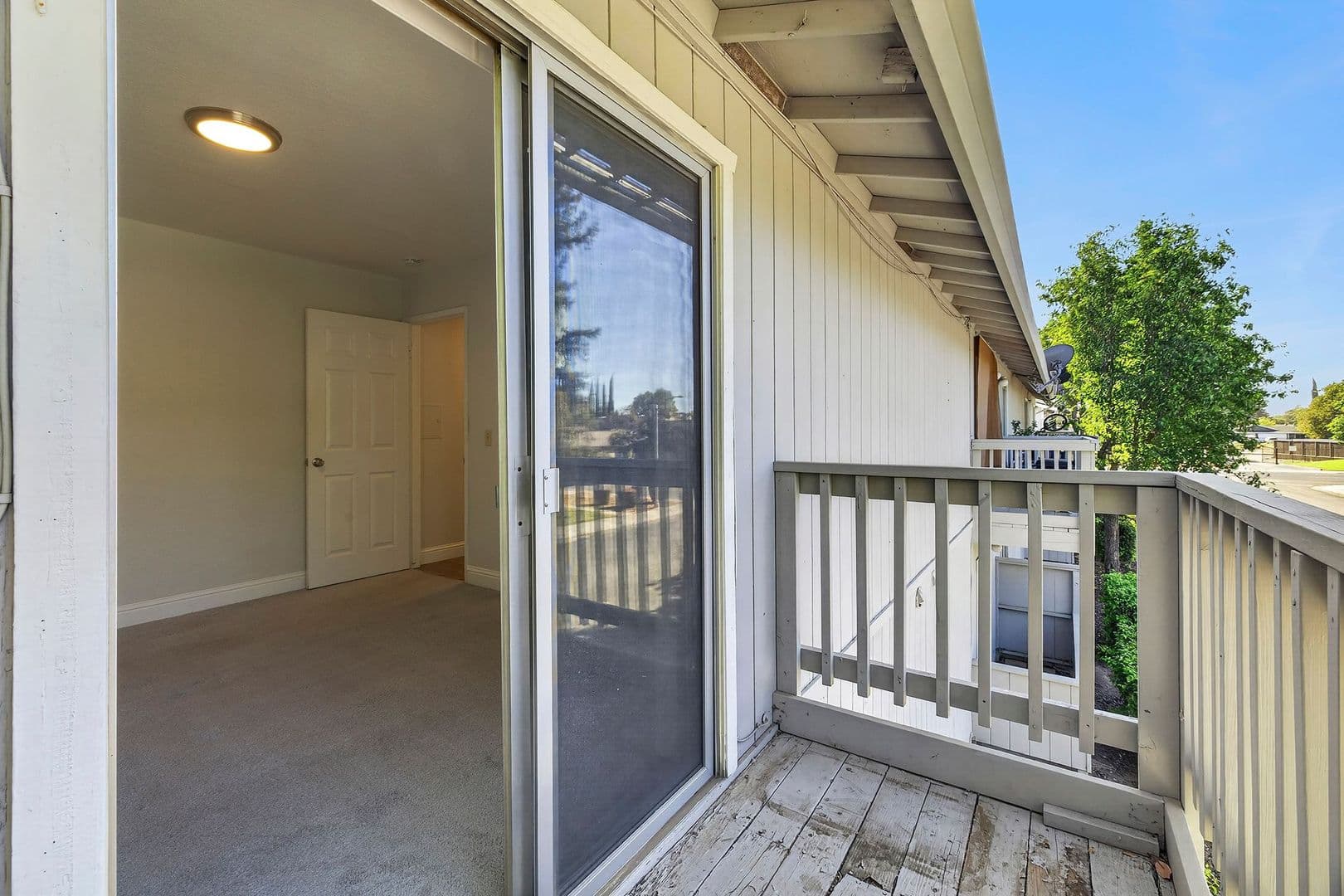 Woodland Apartment: 404 W. Cross St.
