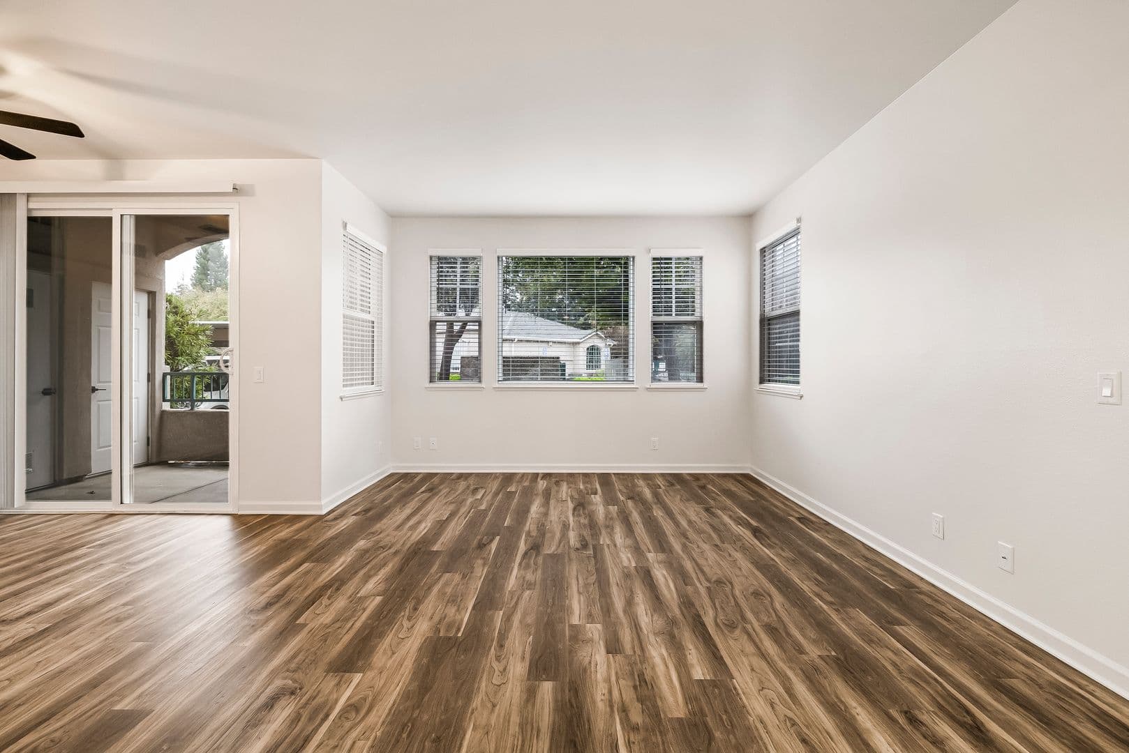 Chico Apartment: 100 Sterling Oaks Drive