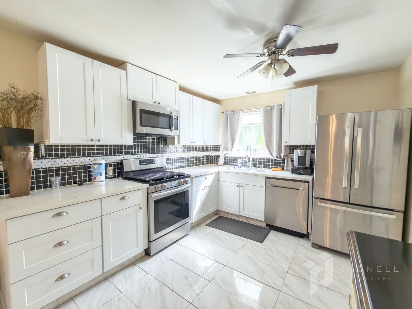 Chico House: 1094 Manzanita Ave