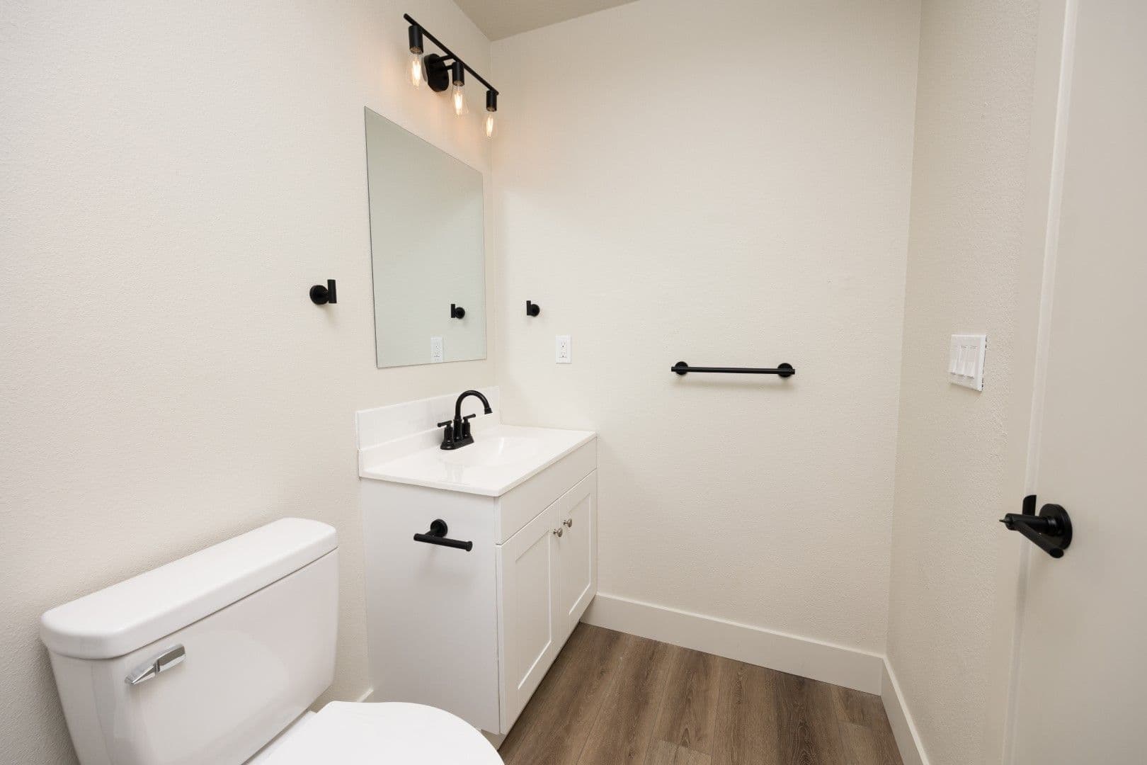 Redding Apartment: 170 Masonic Ave