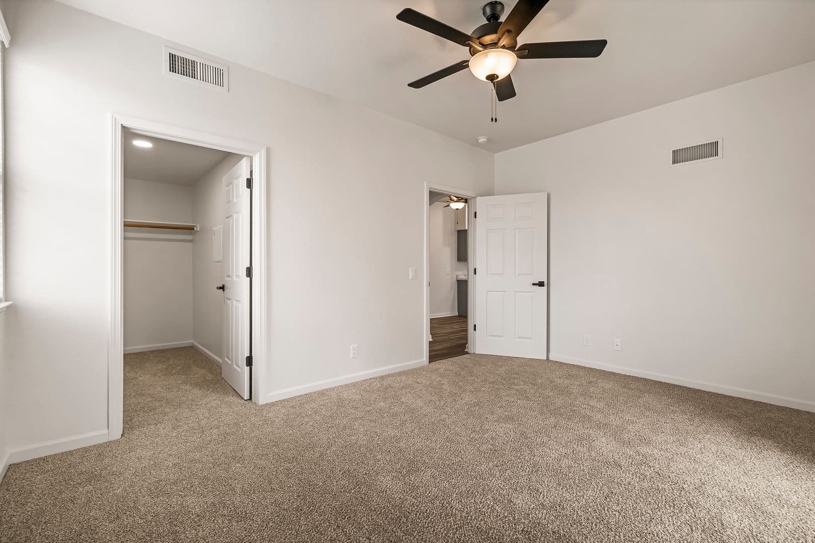 Chico Apartment: 100 Sterling Oaks Drive