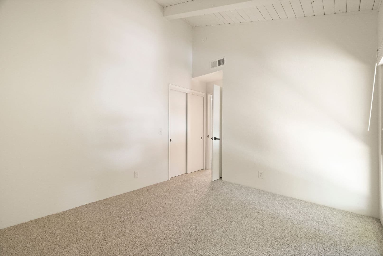 Chico Apartment: 1385 E. Lindo Avenue