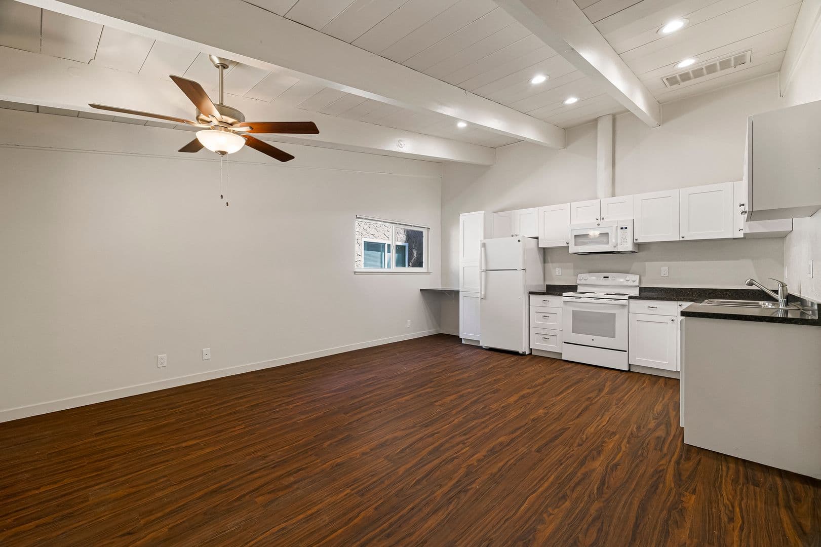 Chico Apartment: 390 Rio Lindo Avenue