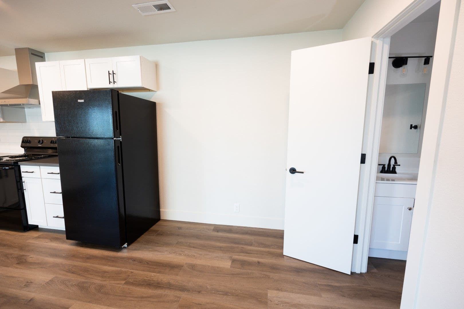 Redding Apartment: 170 Masonic Ave