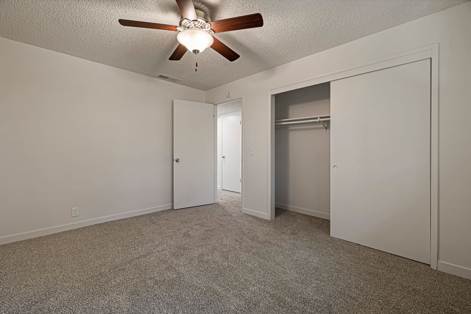 Chico Apartment: 390 Rio Lindo Avenue