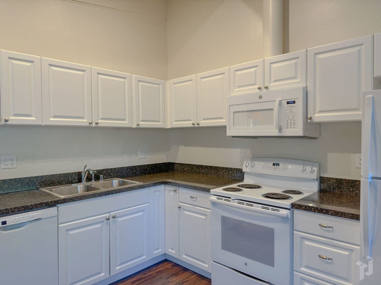 Chico Apartment: 390 Rio Lindo Avenue