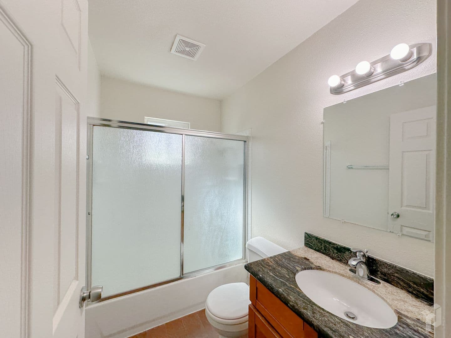 Orland Apartment: 725 Sacramento St
