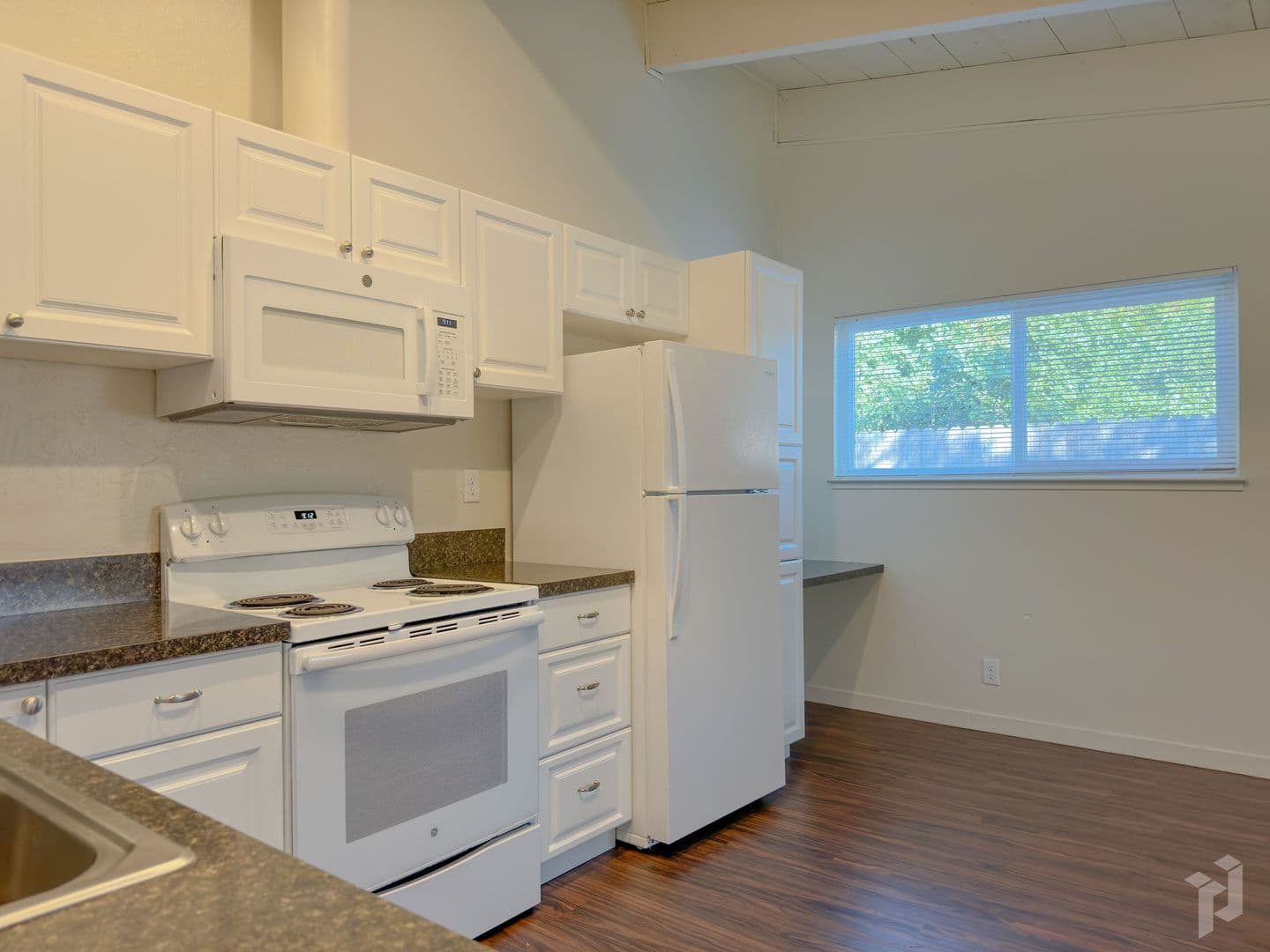 Chico Apartment: 390 Rio Lindo Avenue
