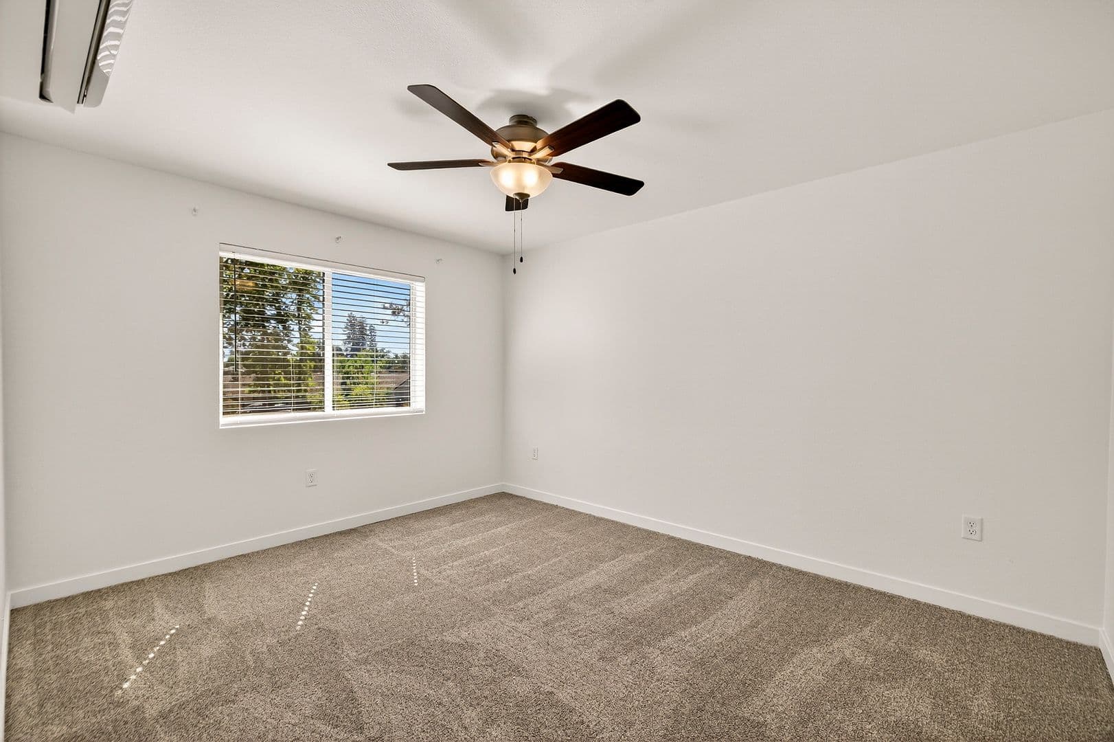 Paradise Apartment: 1220-1230 Elliott Road