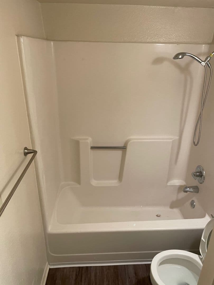 Chico Apartment: 923 W. East Ave.