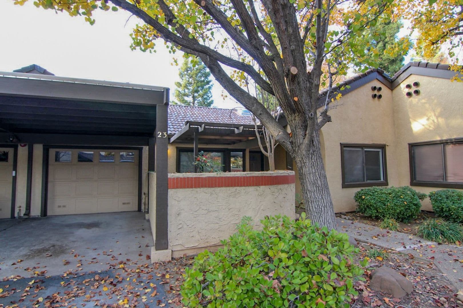 Chico House: 23 Sierra Lakeside Lane