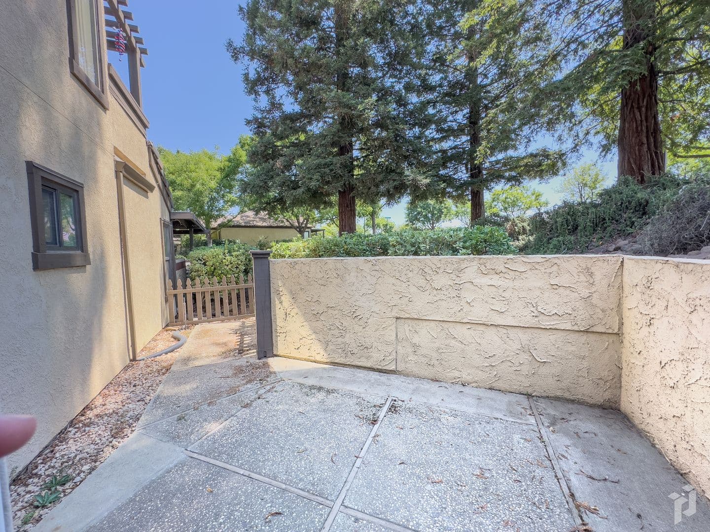 Chico House: 30 Sierra Lakeside Ln.