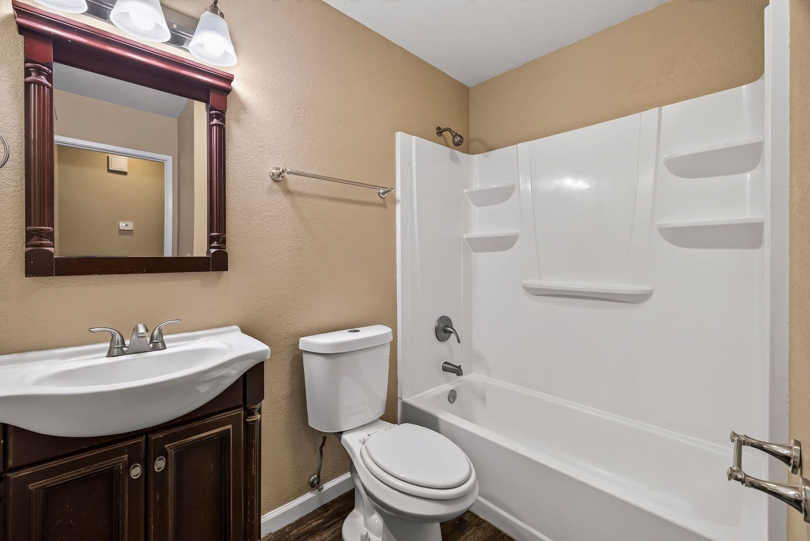 Davis Apartment: 5251 Glide Drive