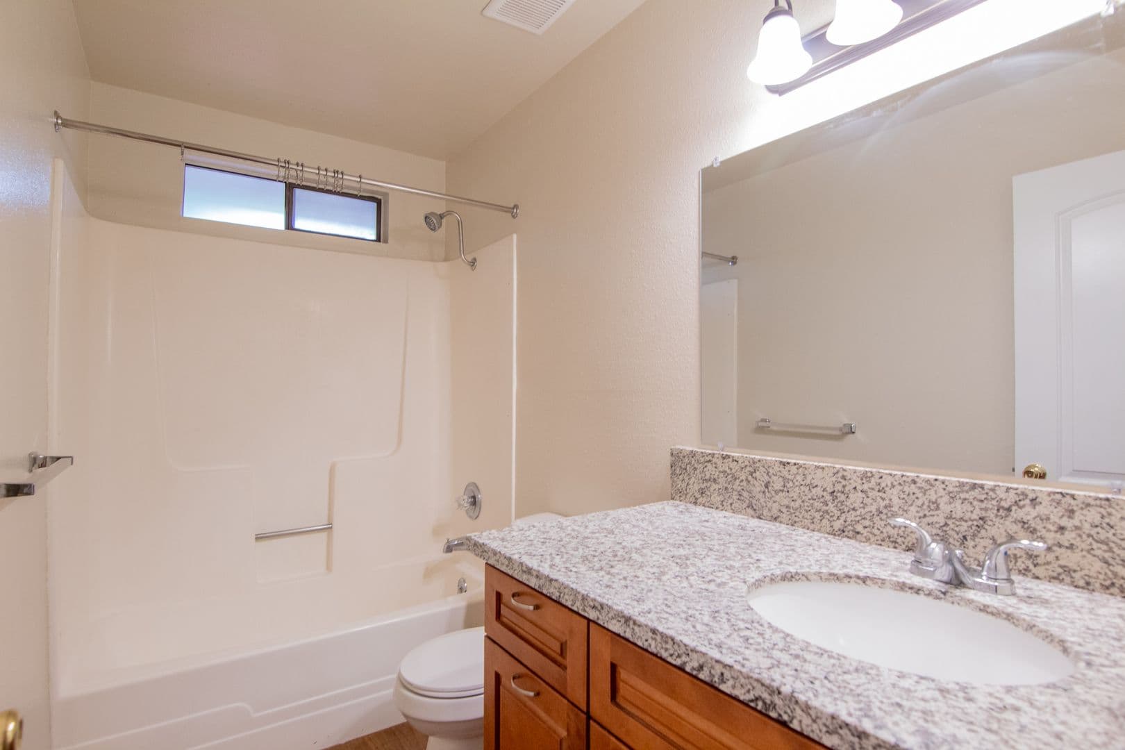 Redding Apartment: 3221 Churn Creek Rd.