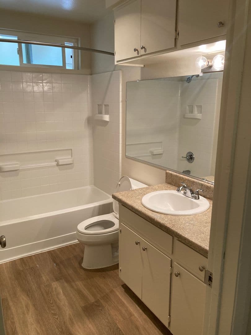 Chico Apartment: 1080 E. Lassen Avenue
