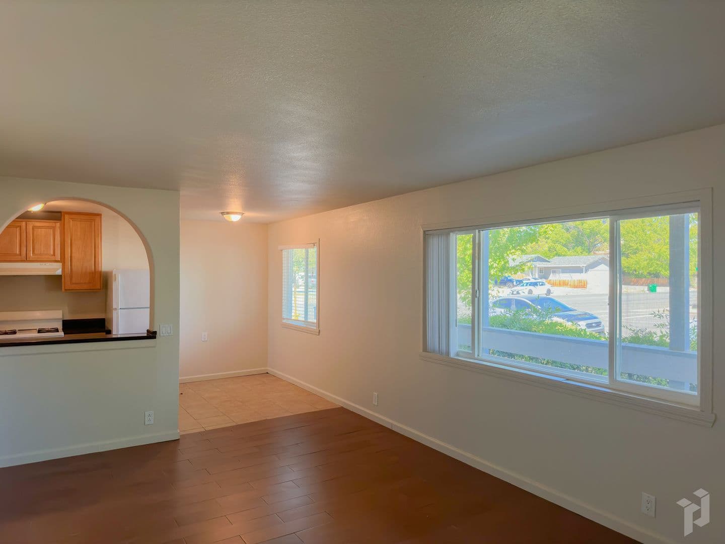 Orland Apartment: 725 Sacramento St