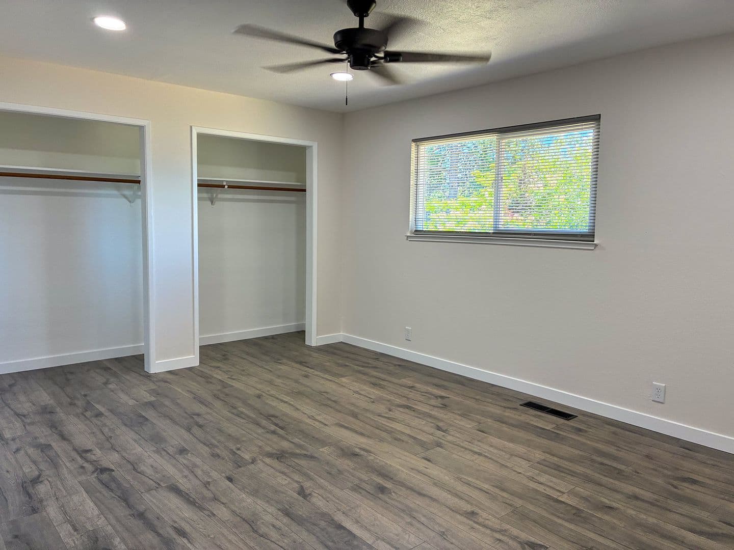 Paradise House: 1814 Merrill Rd