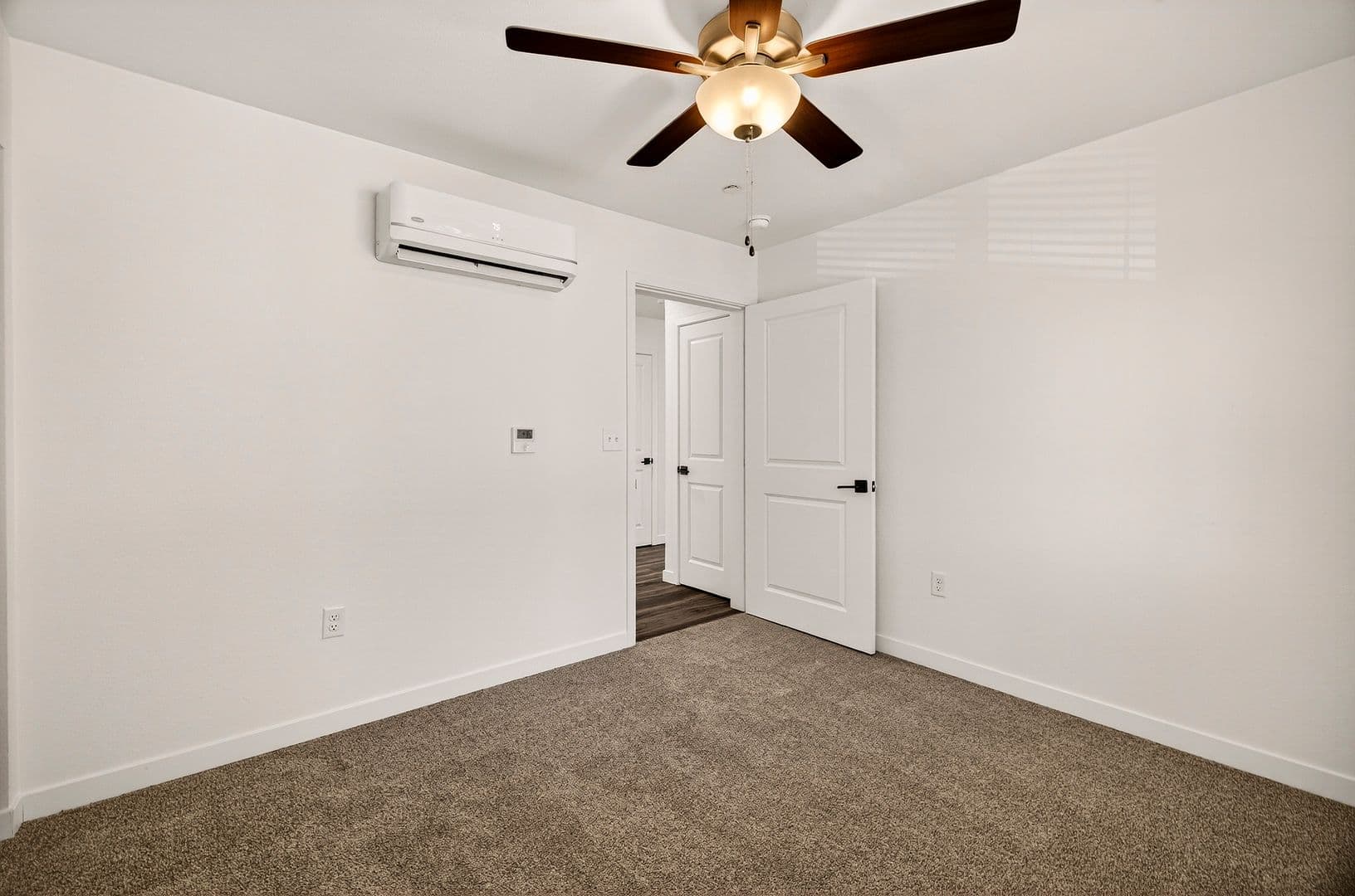 Paradise Apartment: 1220-1230 Elliott Road