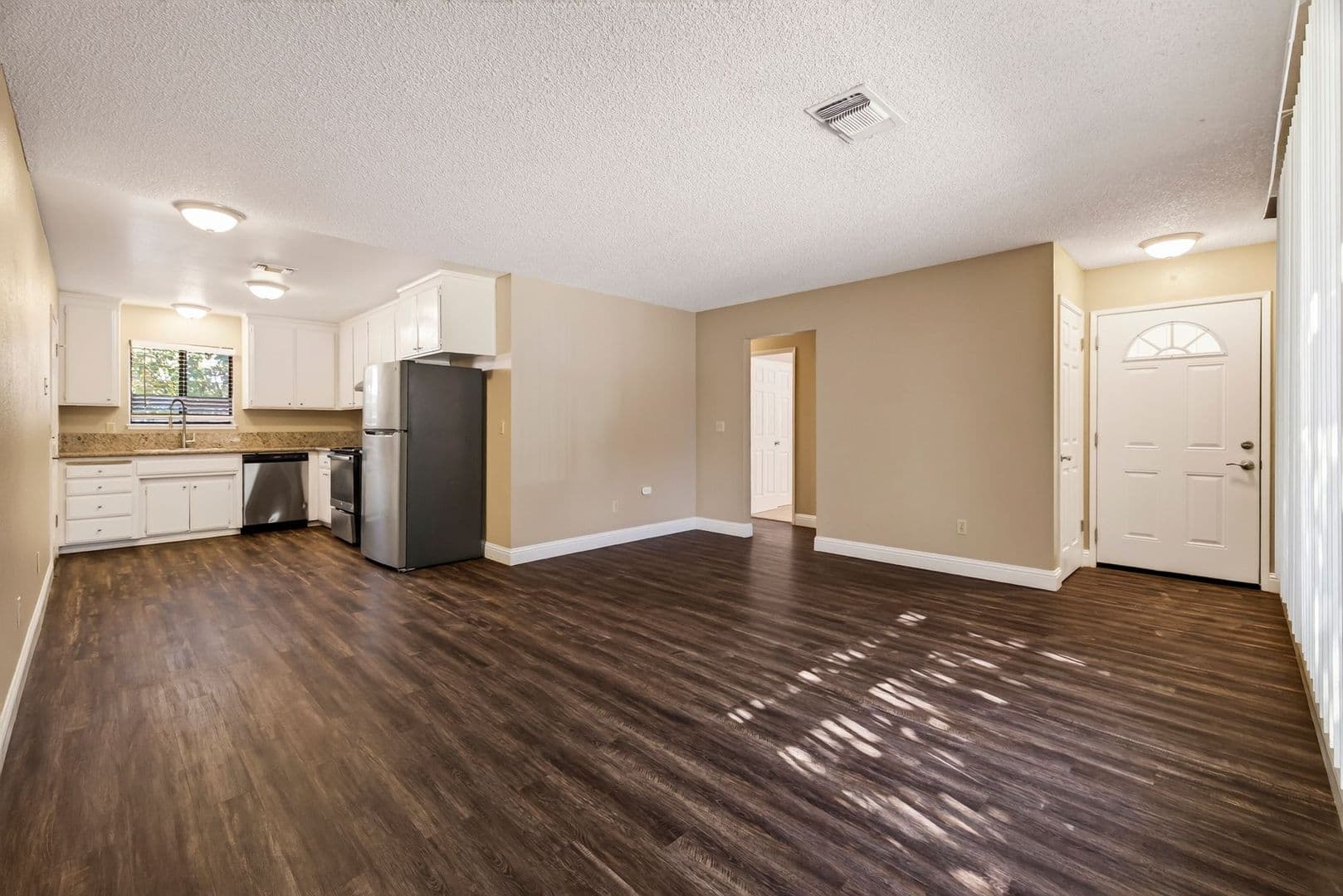 Davis Apartment: 5251 Glide Drive