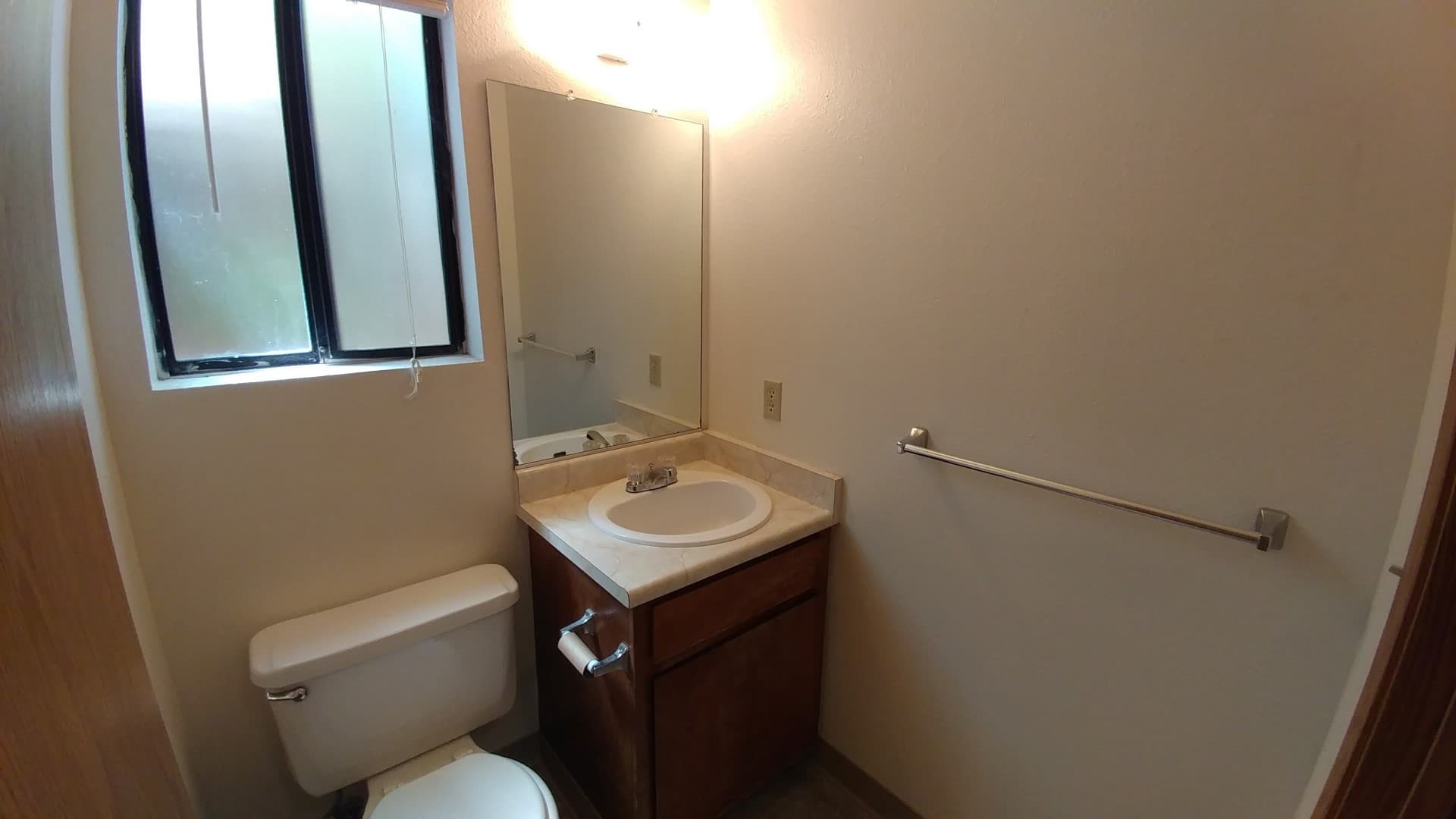 Redding Apartment: 1975 10th Street
