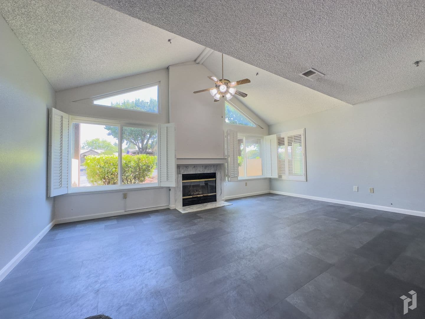 Chico House: 30 Sierra Lakeside Ln.