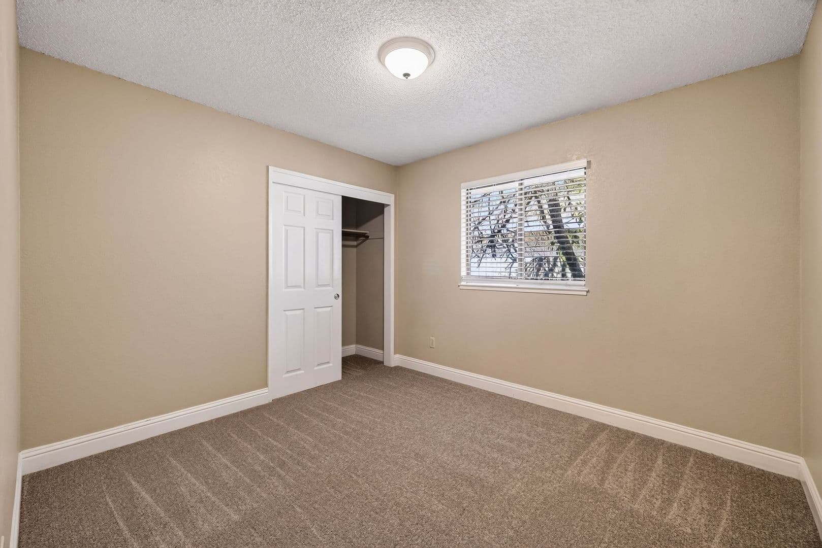 Davis Apartment: 5251 Glide Drive